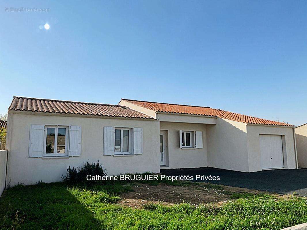 Maison à SAINT-JEAN-DE-LIVERSAY