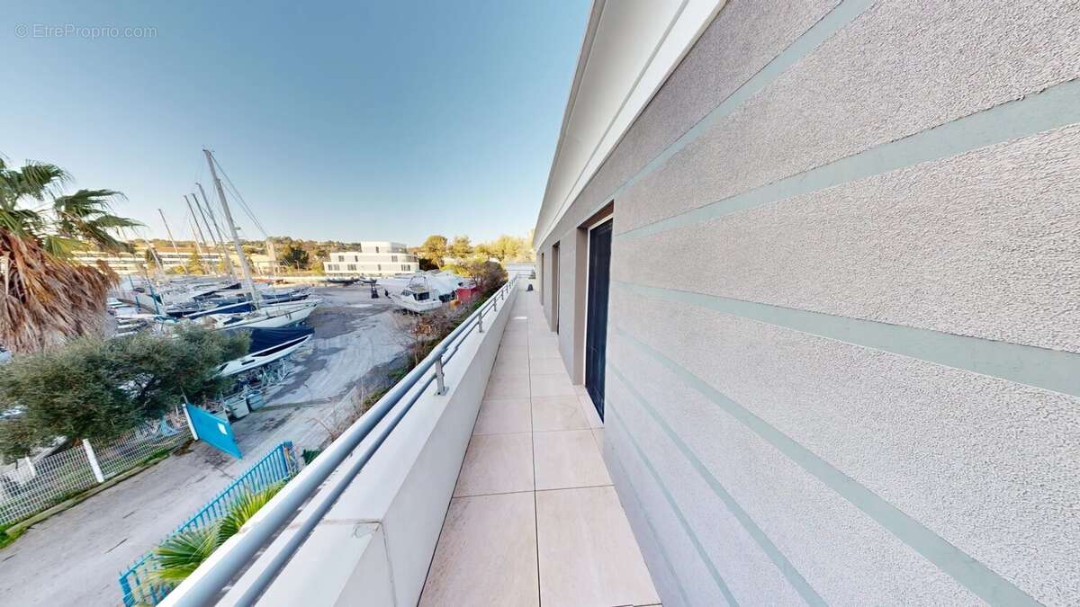 Appartement à VILLENEUVE-LOUBET
