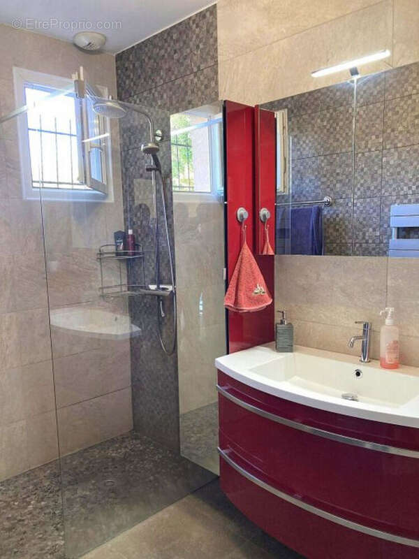 Maison à SAINT-OUEN-EN-BELIN