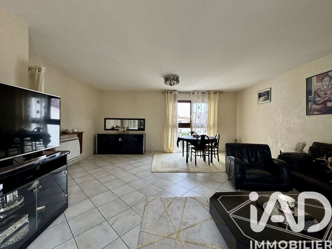 Photo 3 - Appartement à LIVRY-GARGAN