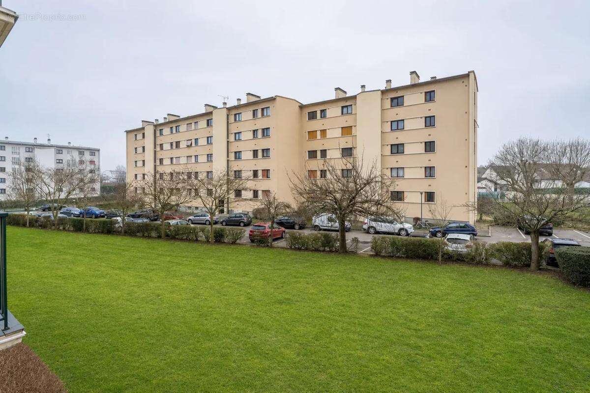 Appartement 3 pièces de 58 m2 en vente à Les Clayes-sous-Bois - Idéal pour investisseurs - photo 10