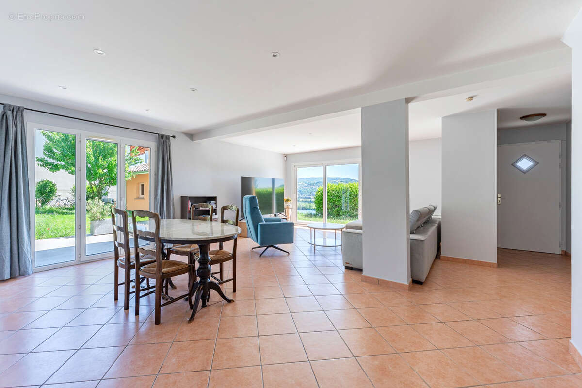 Maison à CHASSE-SUR-RHONE