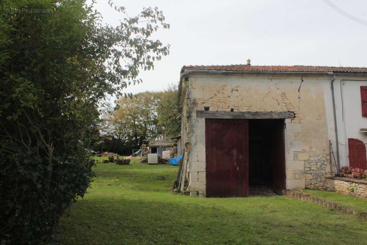Photo 2 - Maison à SAINT-GENIS-DE-SAINTONGE