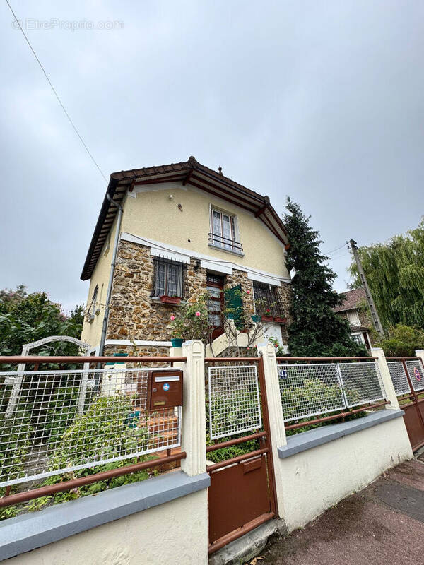 Maison à LIVRY-GARGAN