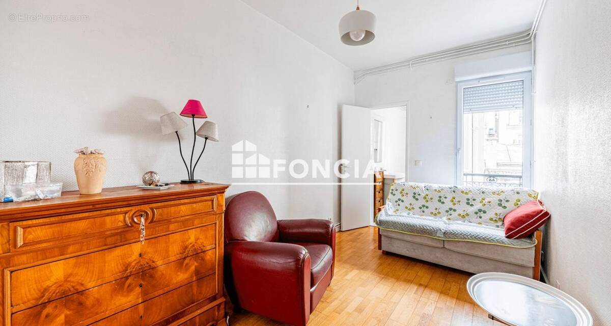 Appartement à PARIS-15E