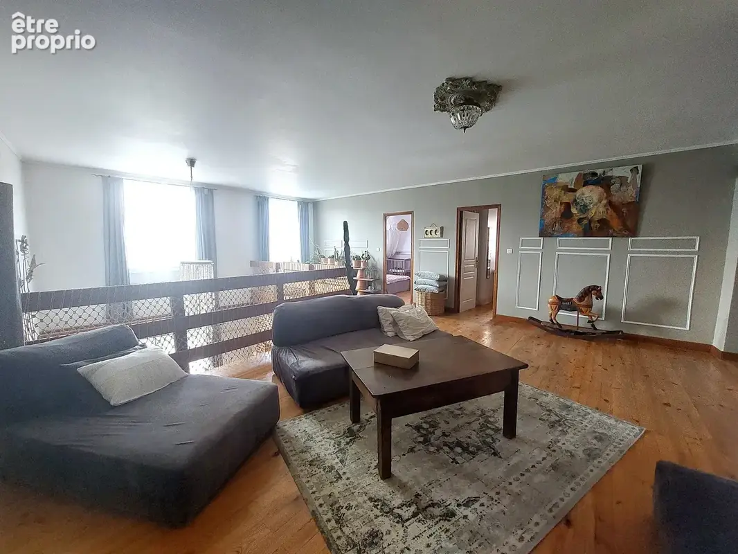 Maison de ville 7 pièces de 240 m2 avec jardin paysager, piscine et dépendances - photo 10