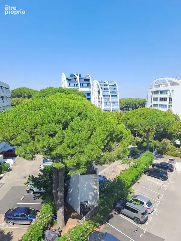 Appartement avec coin nuit residence avec piscine et parking - photo 7