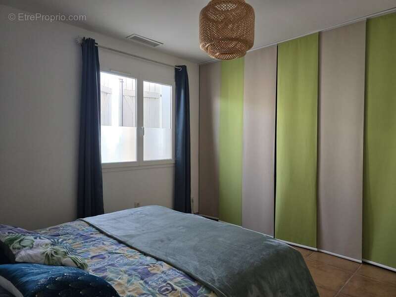 Villa familiale de plain-pied – 181 m² – 5 chambres – piscine – véranda – terrain de 916 m² - photo 12