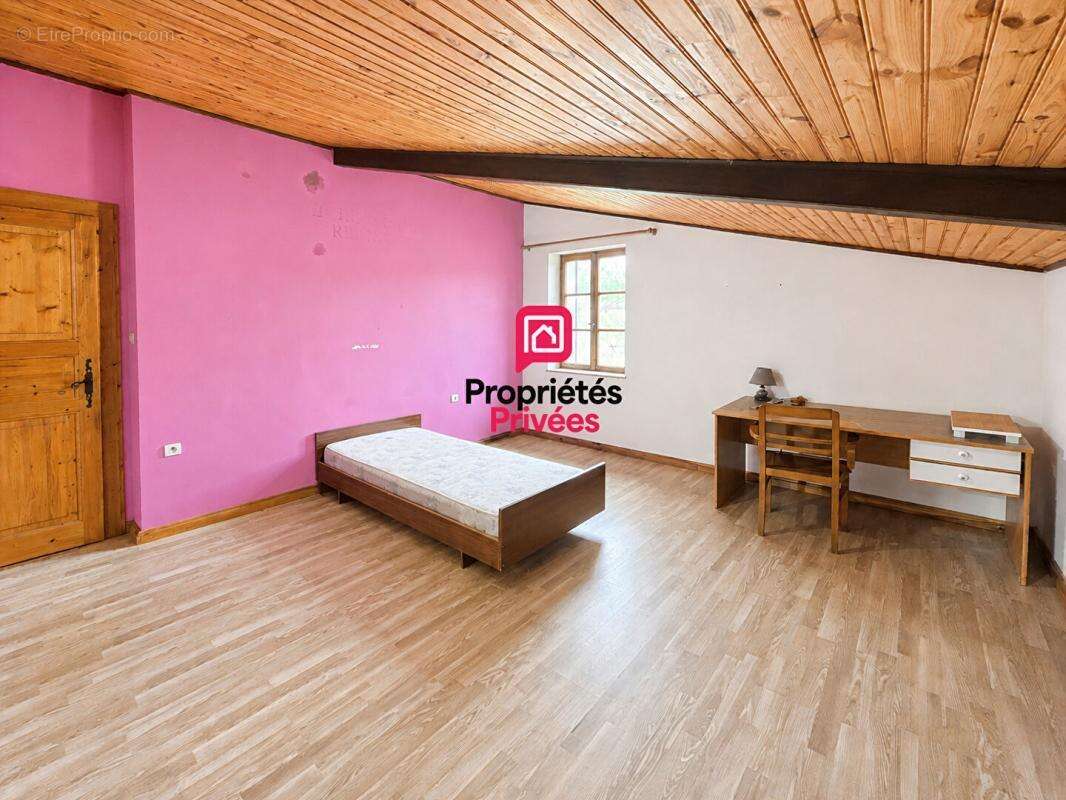 Maison 185m² - 3 chambres - jardin et grange attenante - photo 11