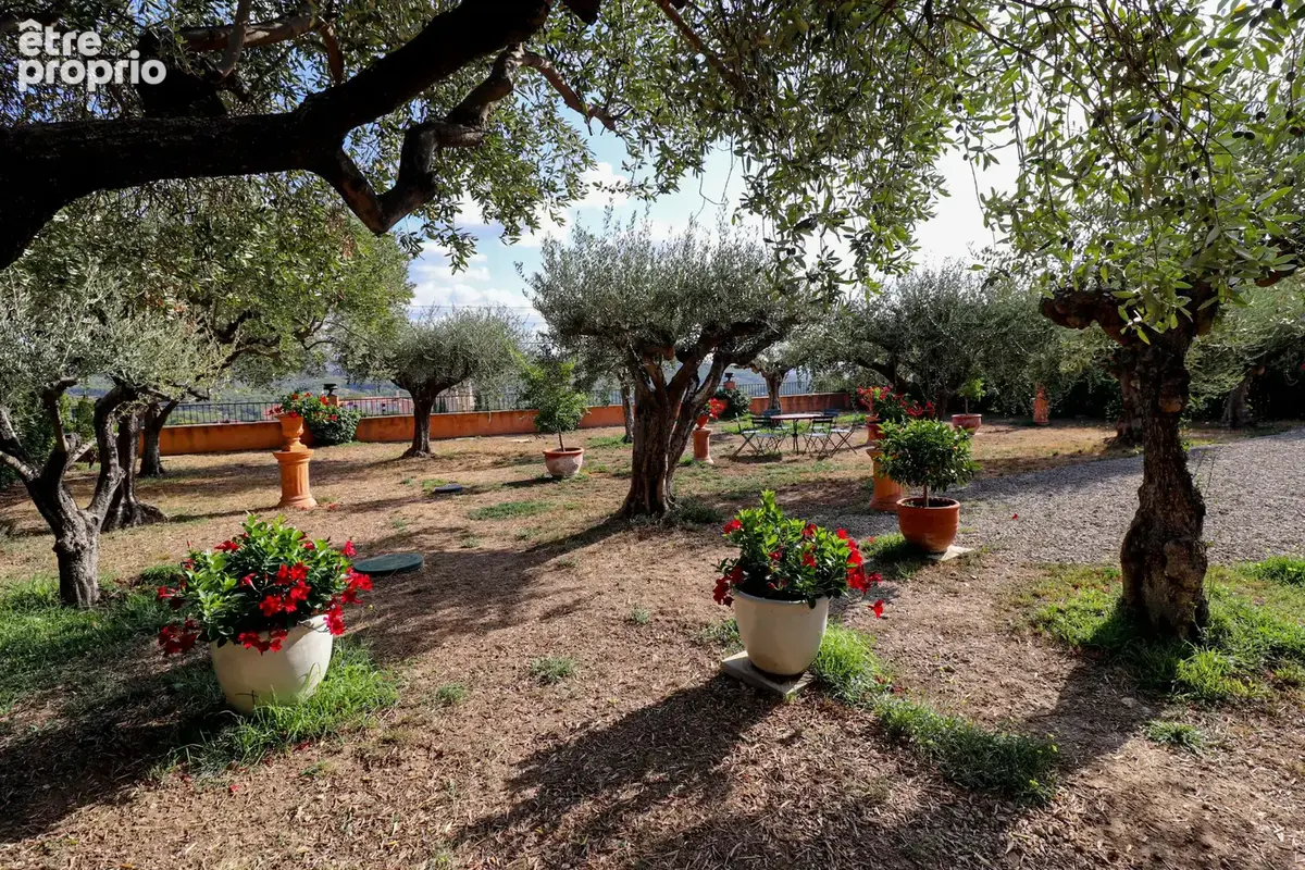 Exclusivite villa traditionnelle tout de plain pied 142m2 avec piscine et vue panoramique - photo 35