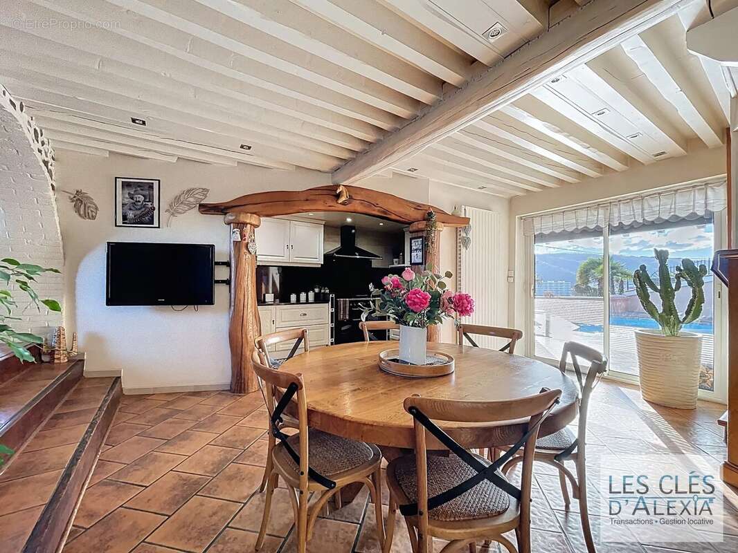 Maison à SAINT-CYR-SUR-LE-RHONE