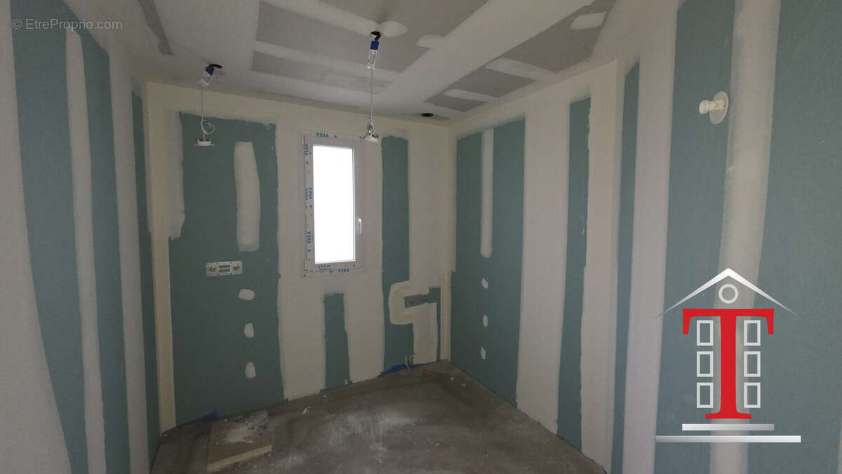 Maison à LES PONTS-DE-CE