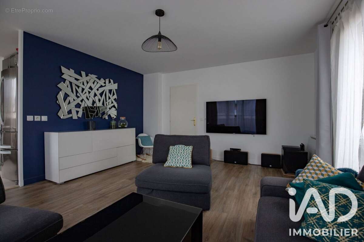 Appartement 67 m² à Trappes  - photo 2