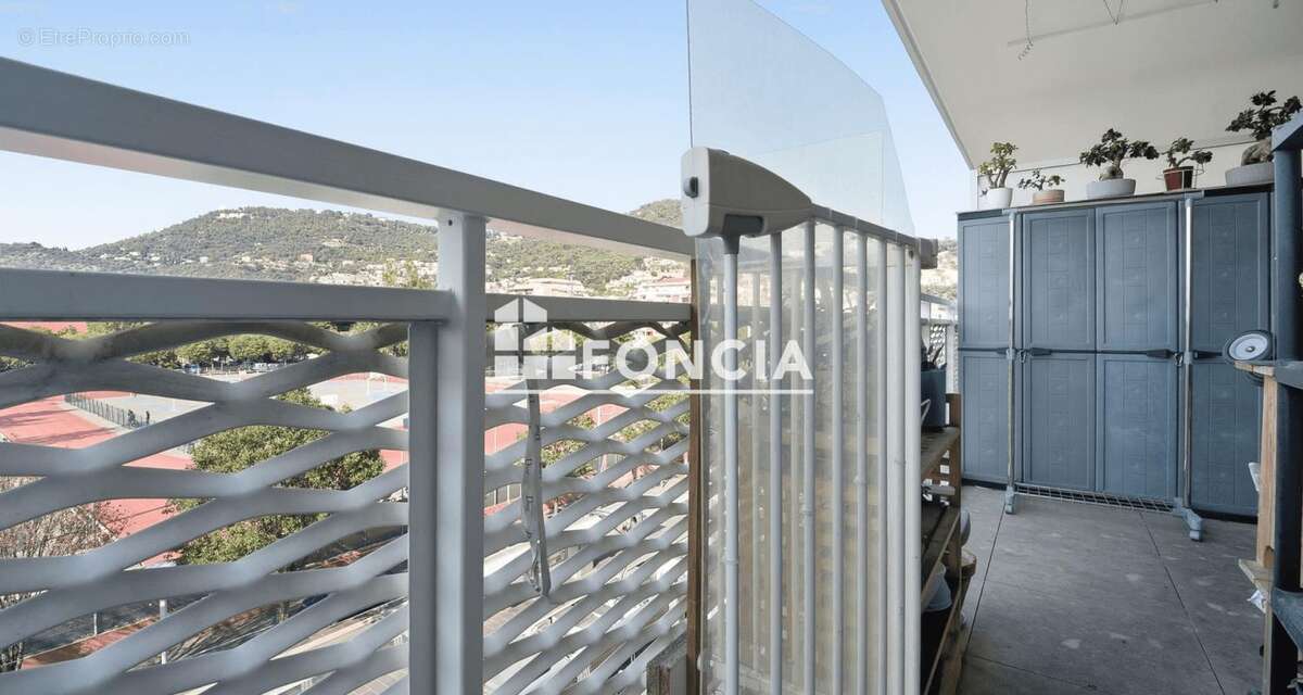 Nice Saint-Jean d'Angély –  Vauban - Superbe 2 pièces avec terrasse, parking et vue dégagée - photo 4