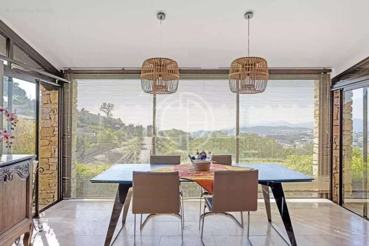 Maison à MOUGINS