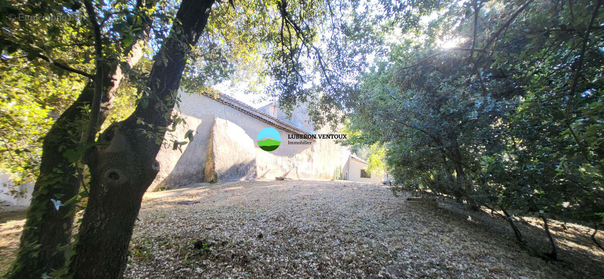 Maison à MORNAS