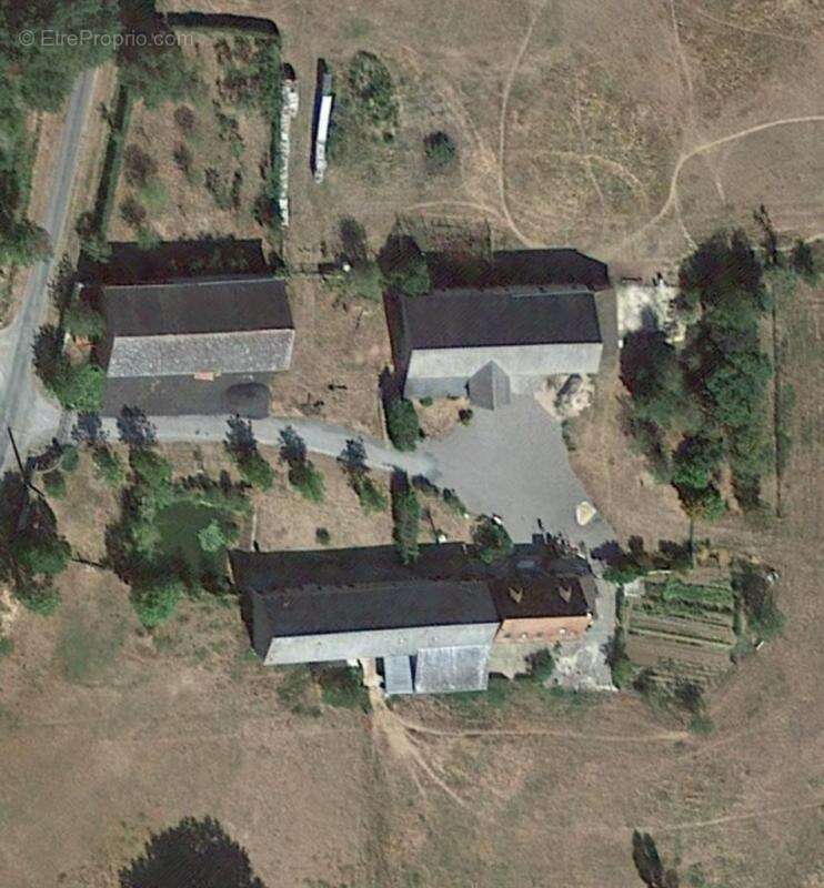 Corps de ferme  2 maisons, et dépendances diverses 11 pièce(s) 240 m2 - photo 2