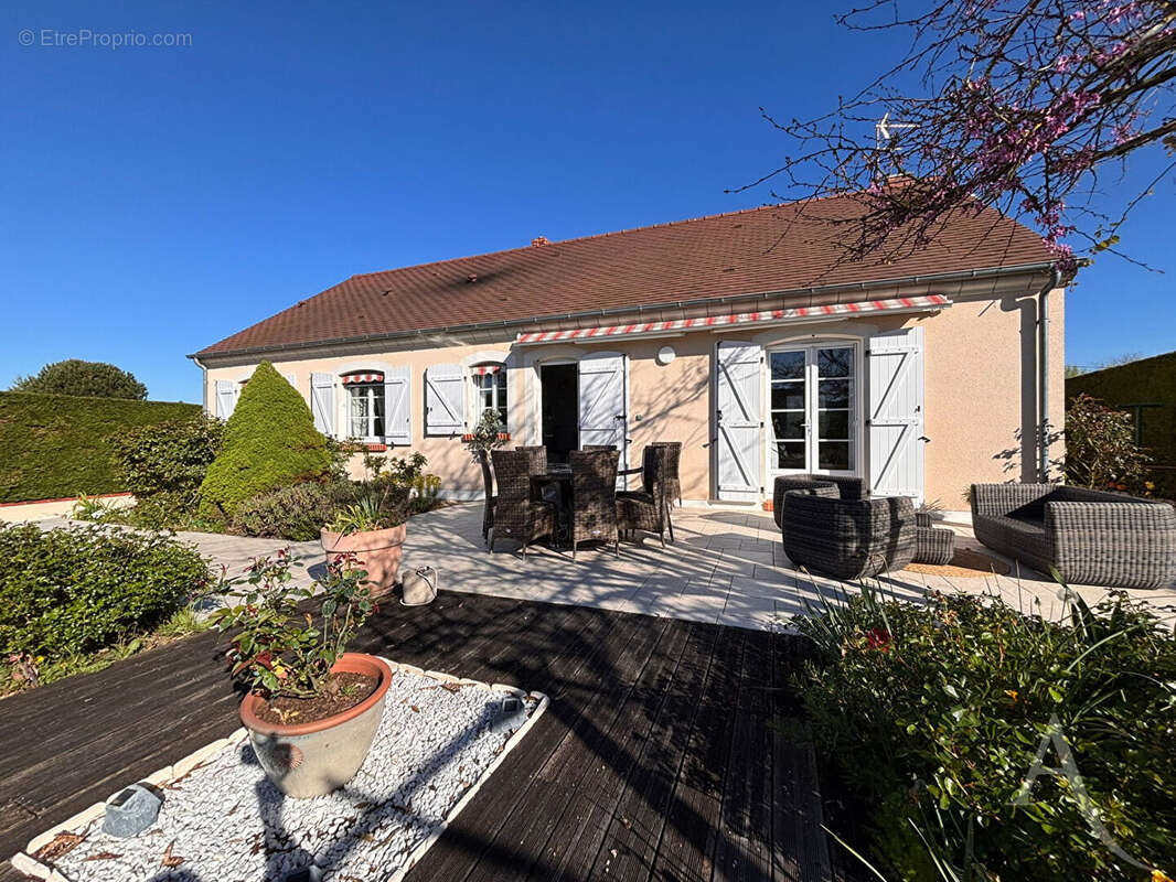 Maison à SAINT-DOULCHARD