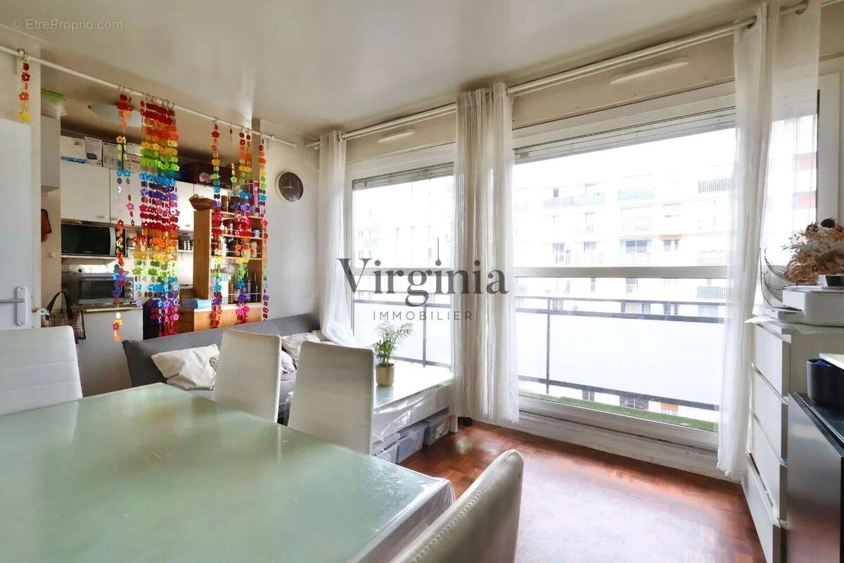 Appartement à CHARENTON-LE-PONT