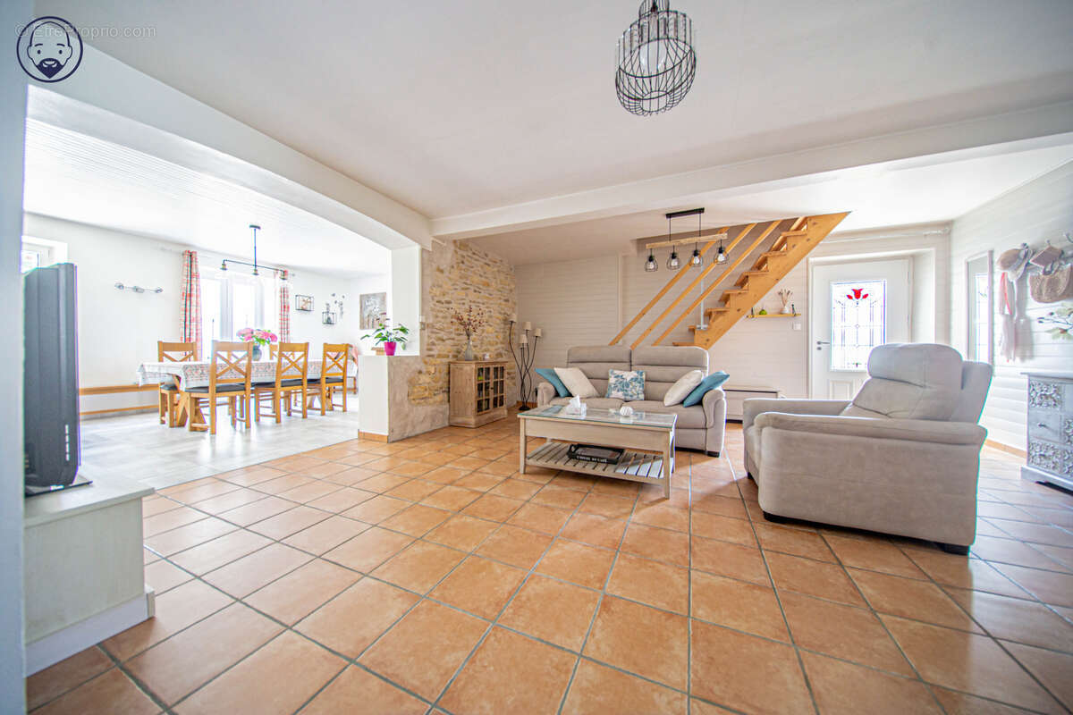 Grande maison de village rénovée avec goût, située sur l'axe Commercy/Ligny-en-Barrois - photo 6