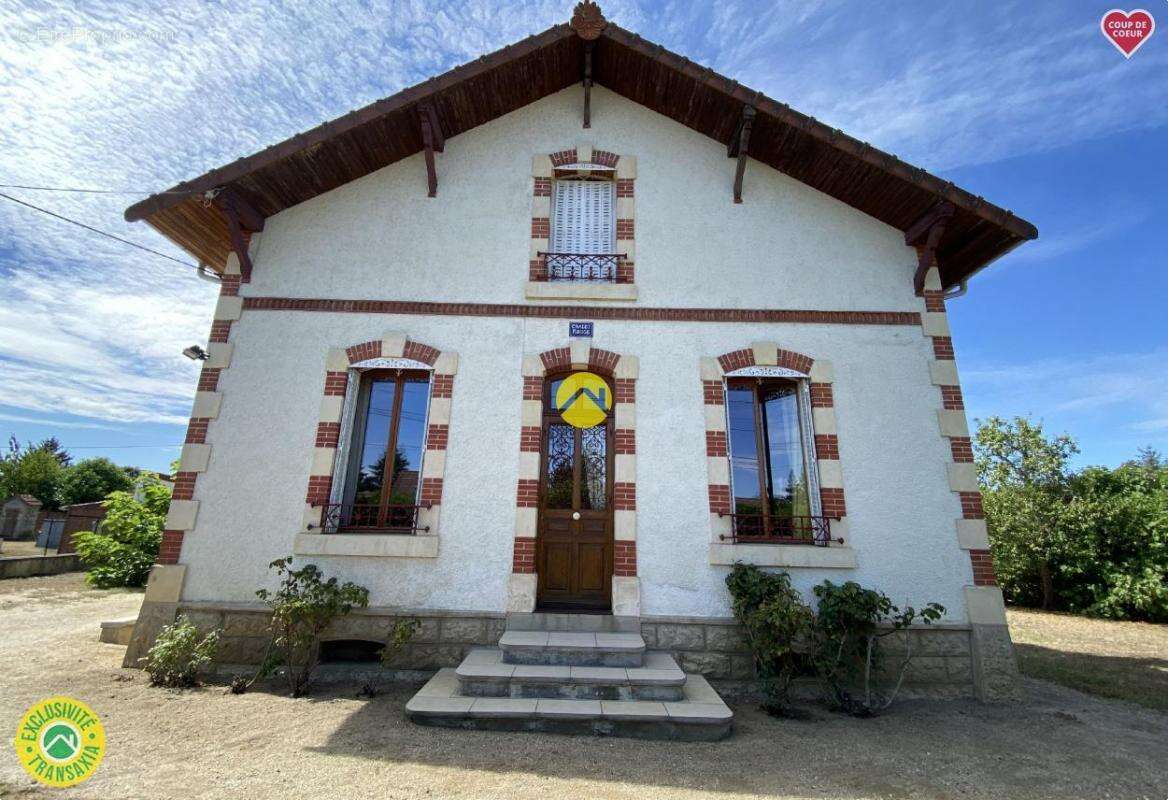 Maison à LA GUERCHE-SUR-L'AUBOIS