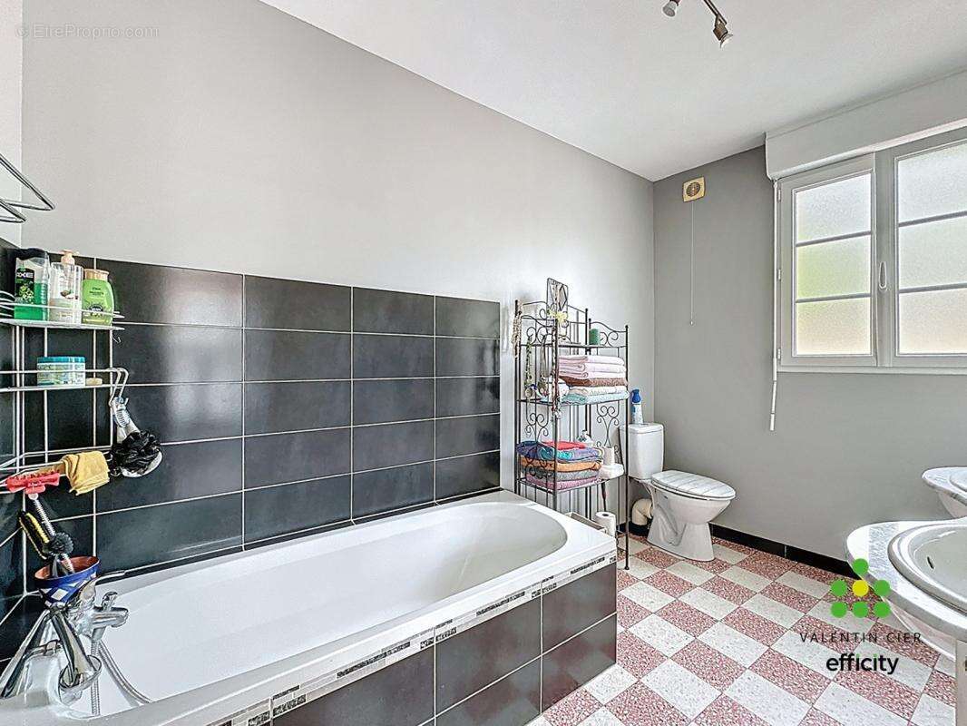 Maison à CHATEAUNEUF-EN-THYMERAIS