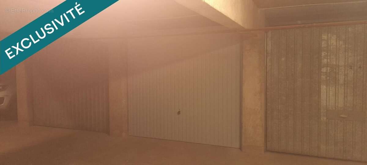 Photo 2 - Parking à FERNEY-VOLTAIRE