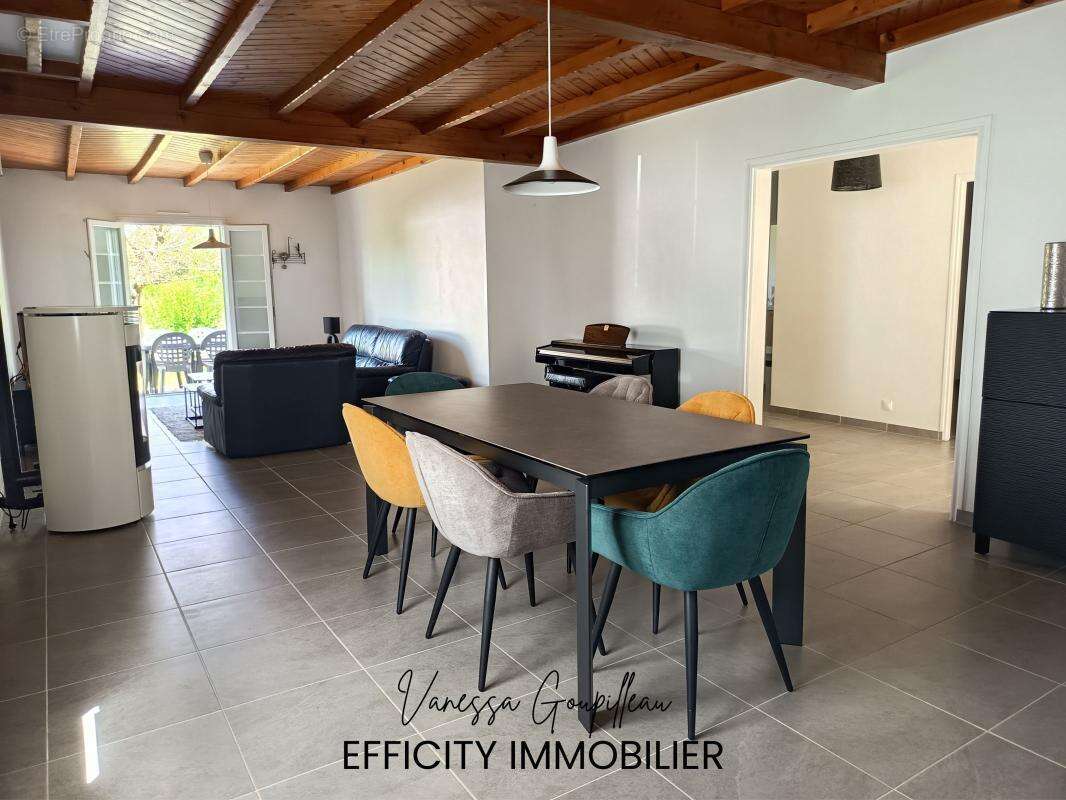 Maison 153 m² à Saint-Hilaire-La-Foret  - photo 6