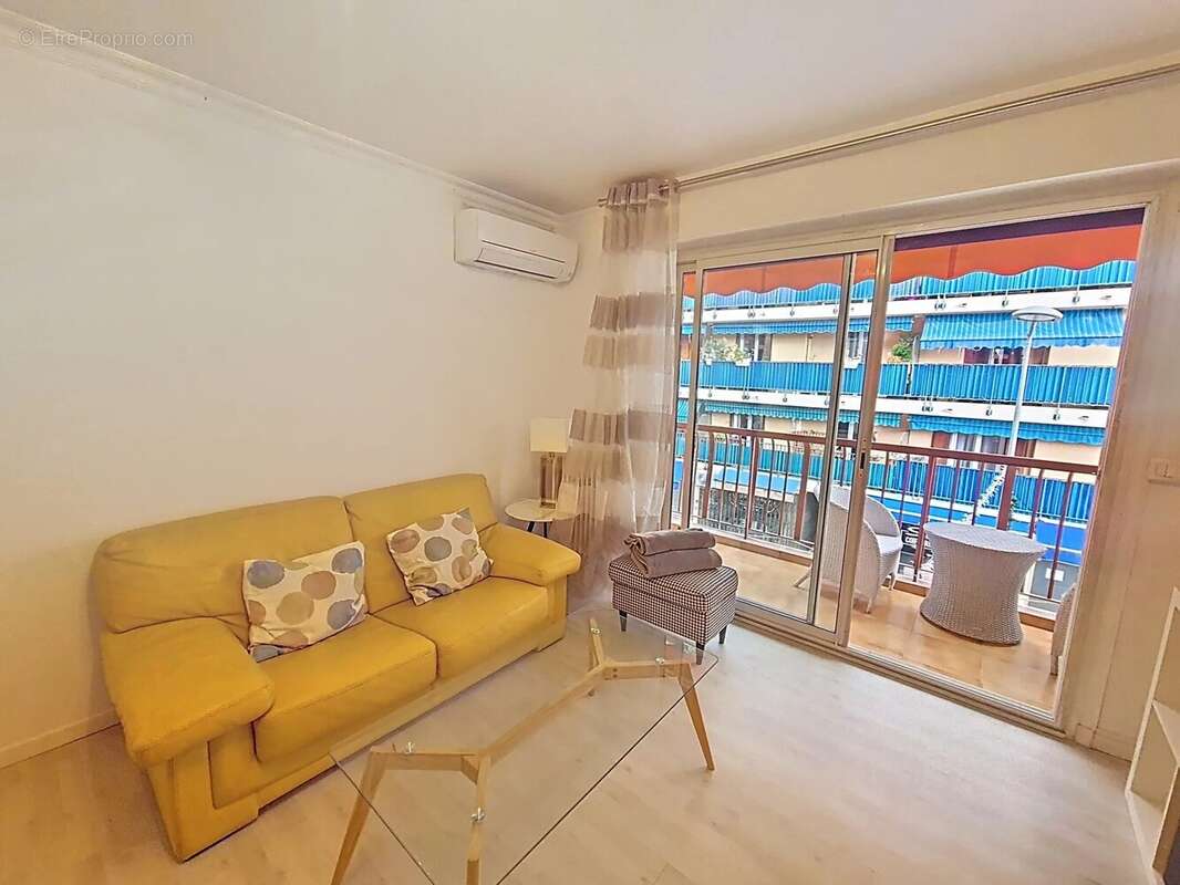 Appartement à VALLAURIS