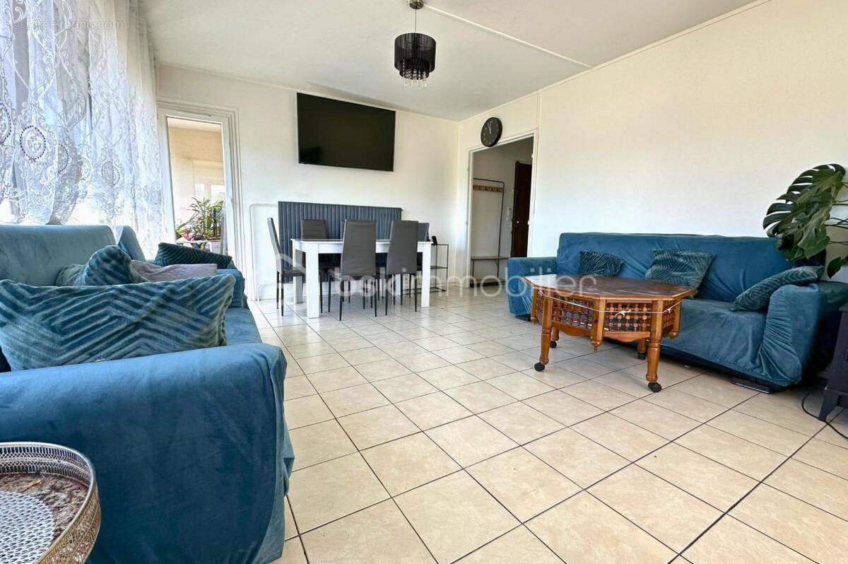 Appartement à CLICHY-SOUS-BOIS
