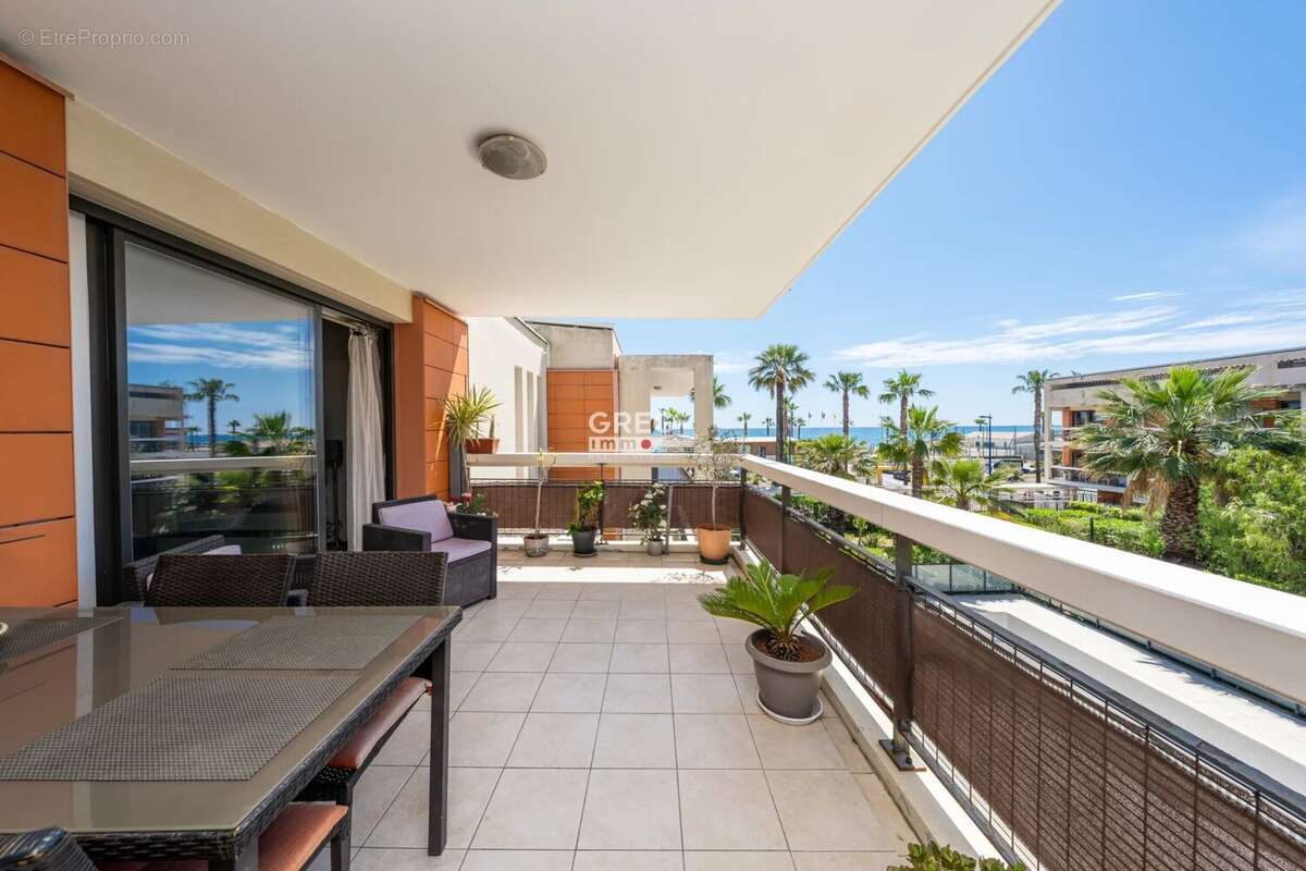 Appartement à VILLENEUVE-LOUBET
