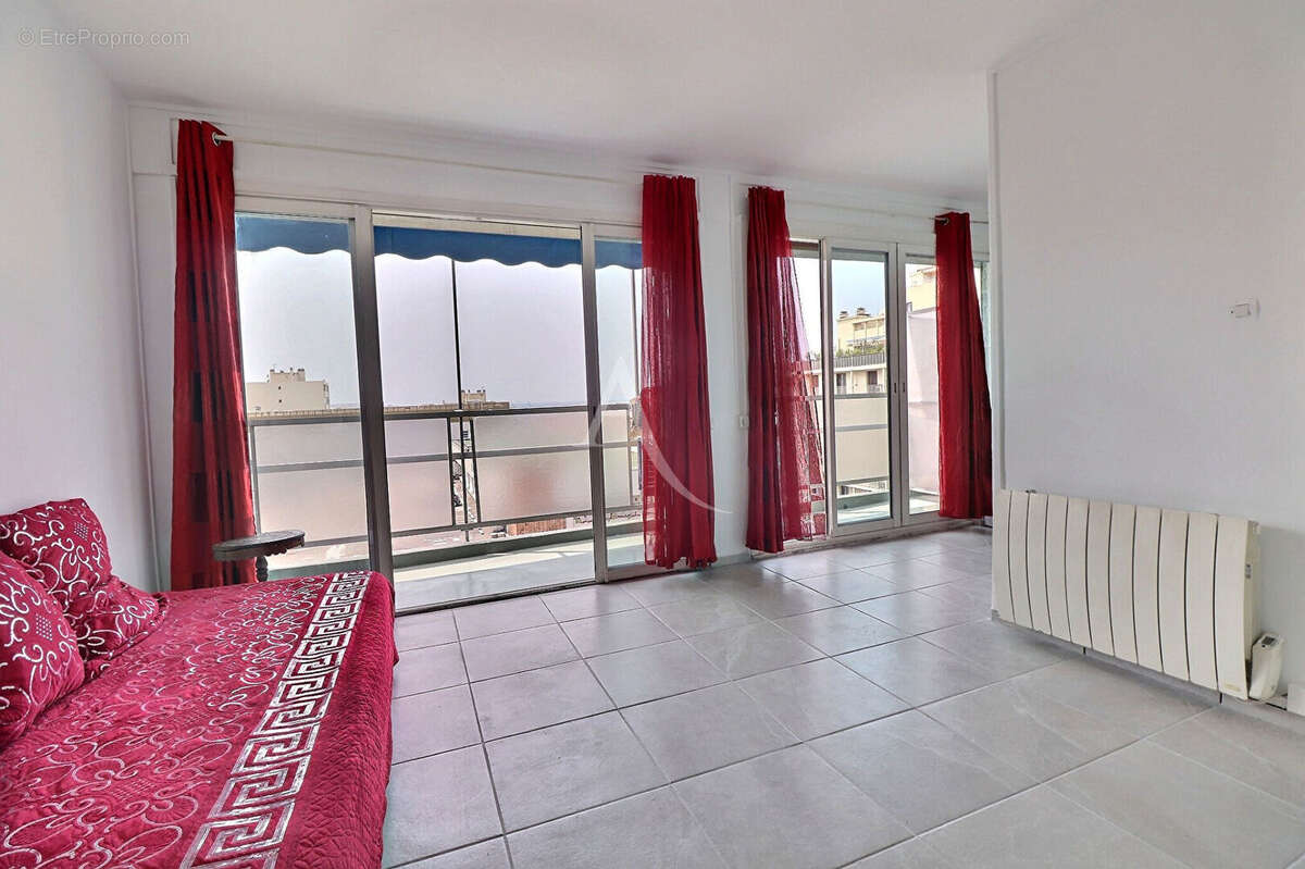 Appartement à MARSEILLE-2E