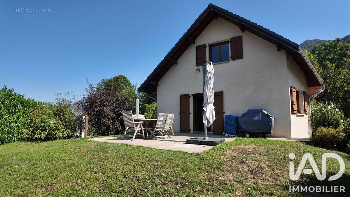 Photo 1 - Maison à CHALLES-LES-EAUX