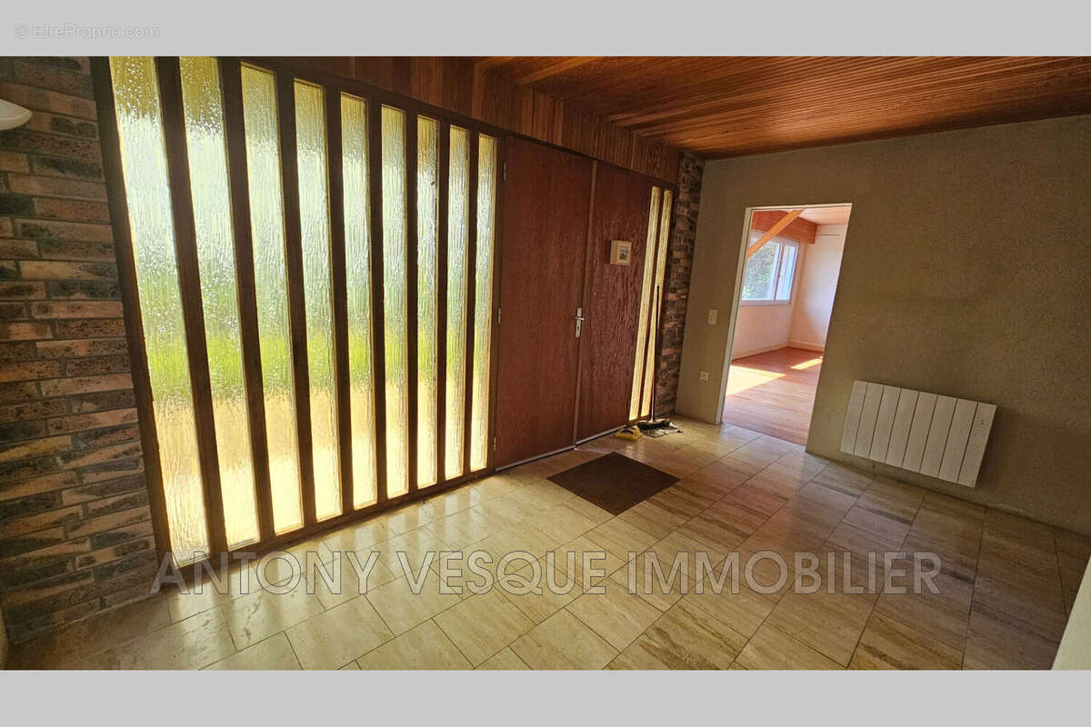 Maison à HEUGUEVILLE-SUR-SIENNE