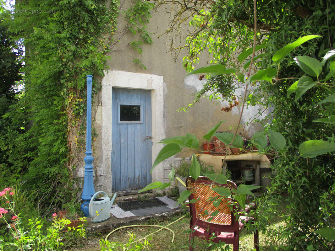 Ensemble immobilier de deux maisons. - photo 54