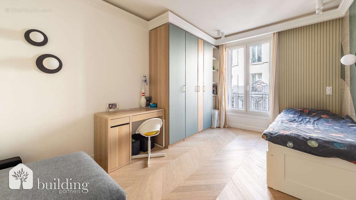 Appartement à LEVALLOIS-PERRET