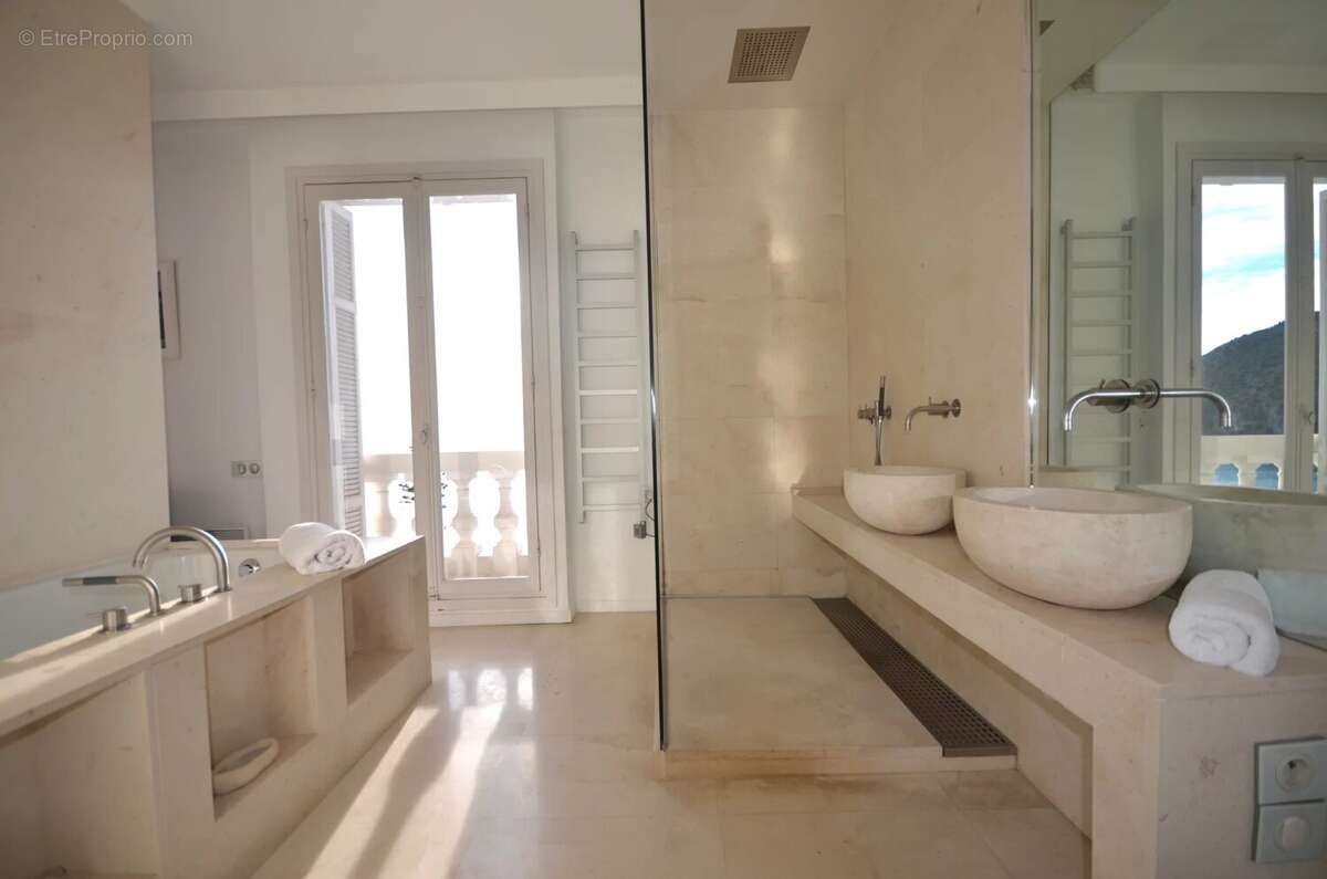 Maison à EZE