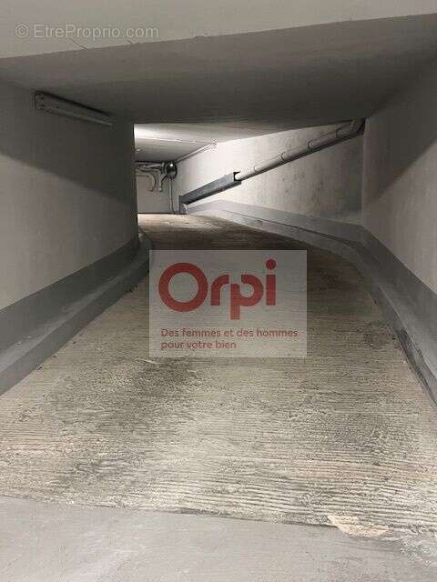 Parking à ISSY-LES-MOULINEAUX