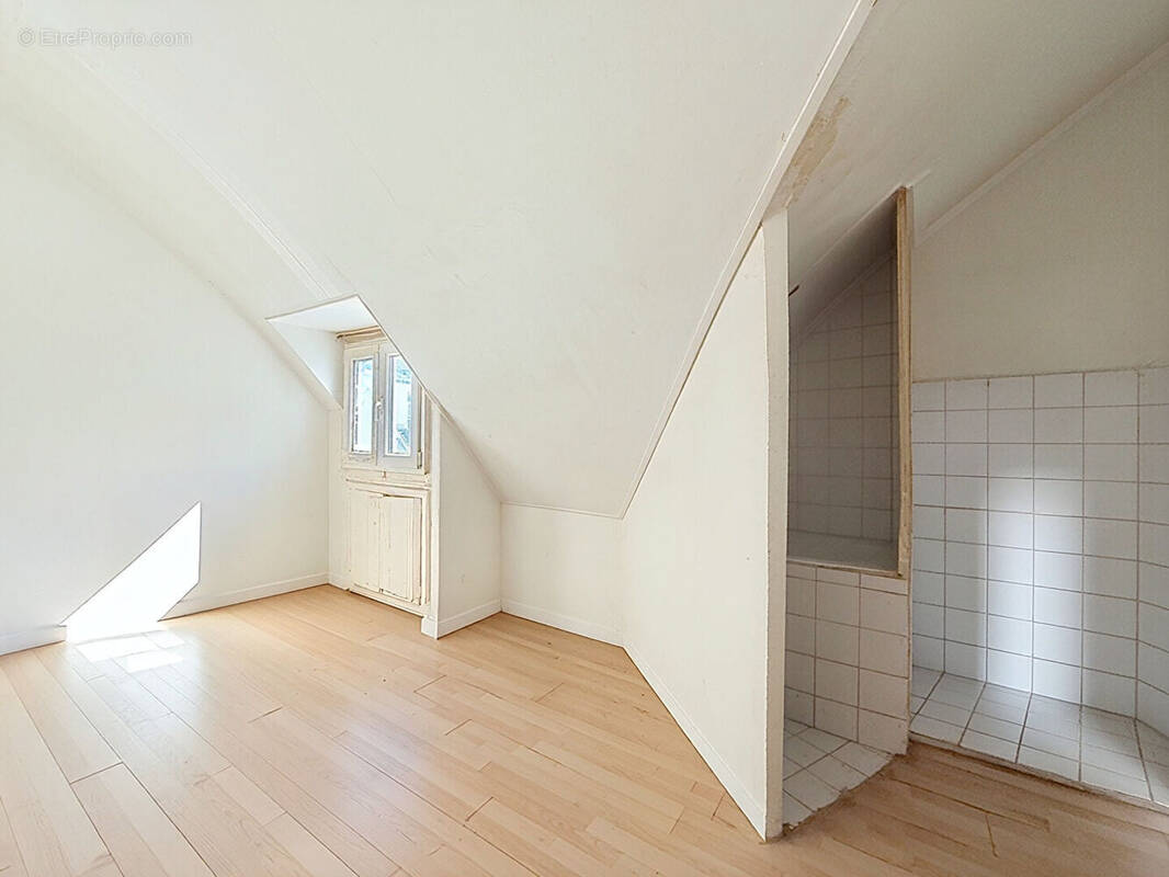 Appartement à PARIS-1E