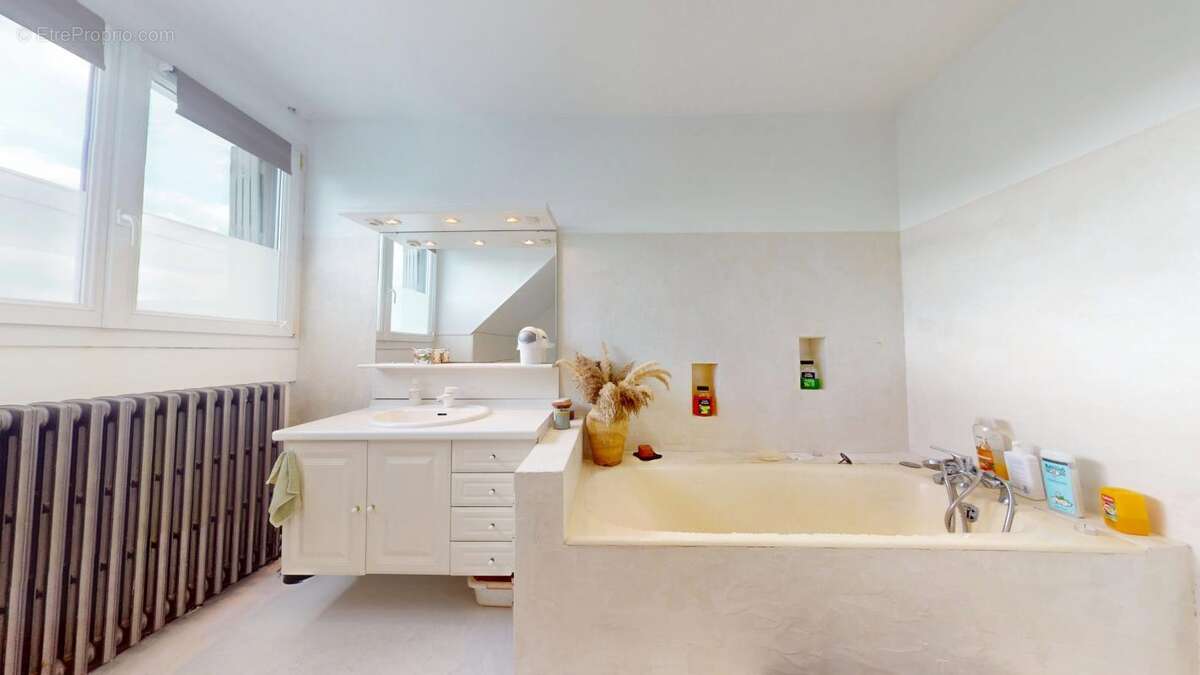 Maison à SAINT-BRICE-COURCELLES