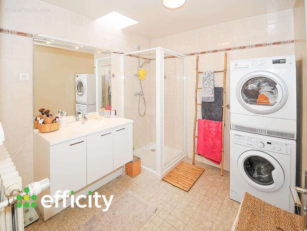 Maison à CONTAMINE-SUR-ARVE