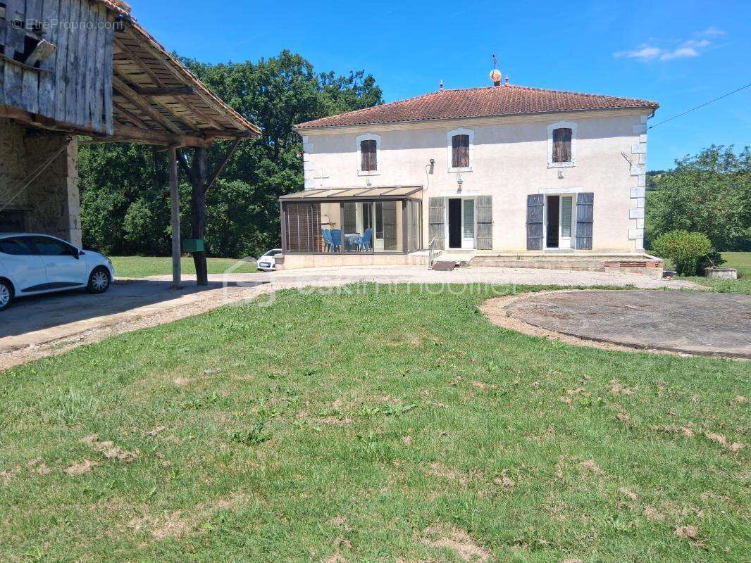 Maison de caractère de 130 m² avec hangar de 300 m² – Terrain de 8 391 m² – Dolmayrac - photo 2