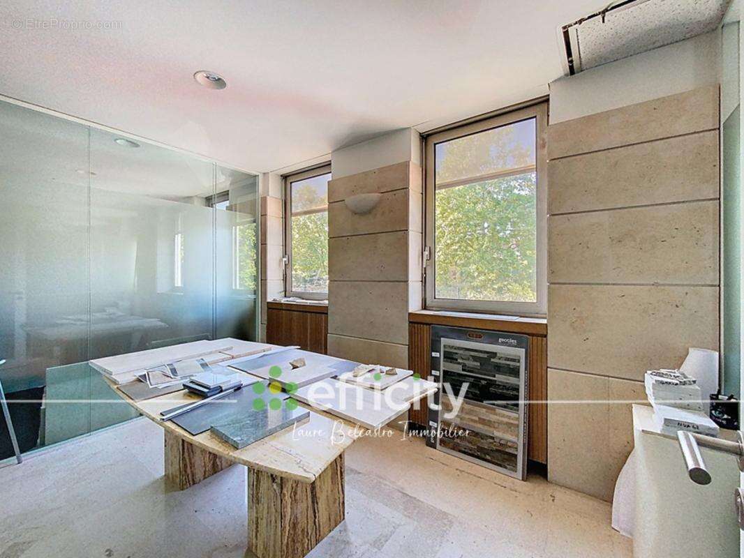 Commerce à BOISSY-SAINT-LEGER