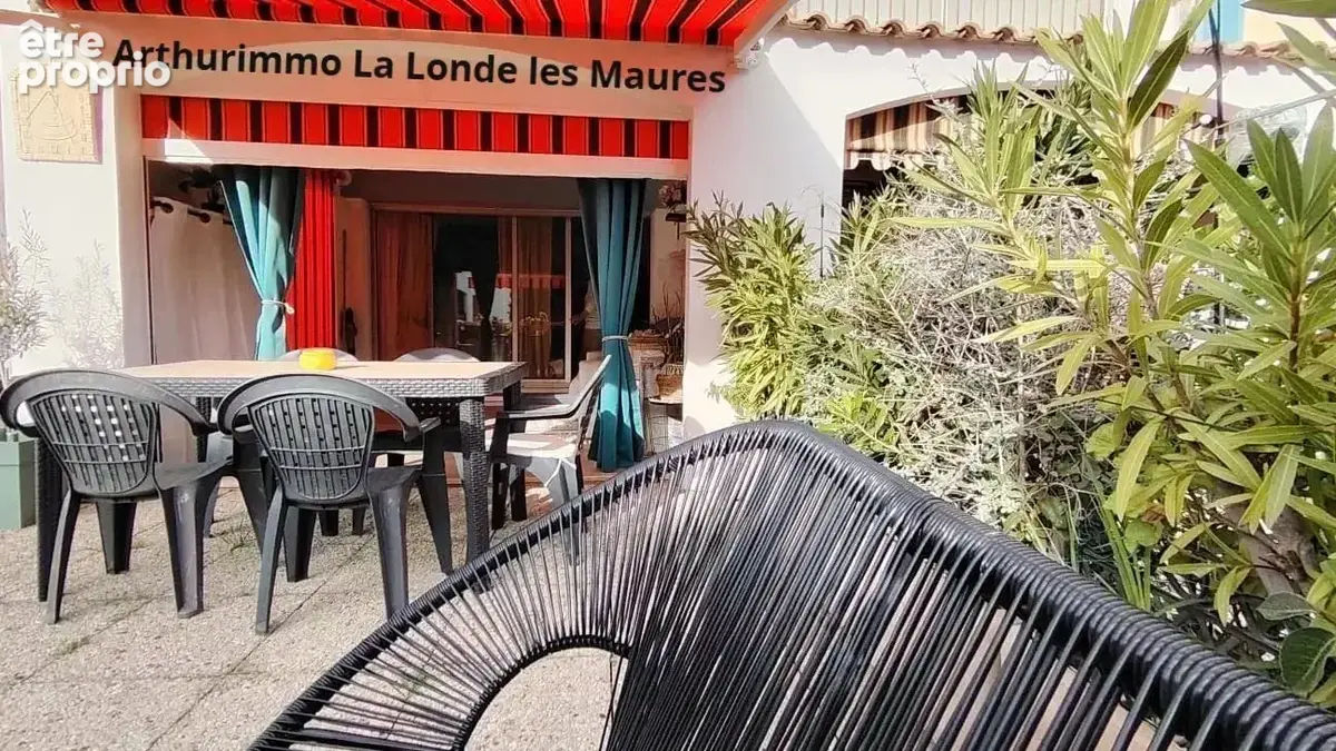 T1 BIS avec terrasse couverte climatisée et grande terrasse parking cave Hyères terrasse - photo 5
