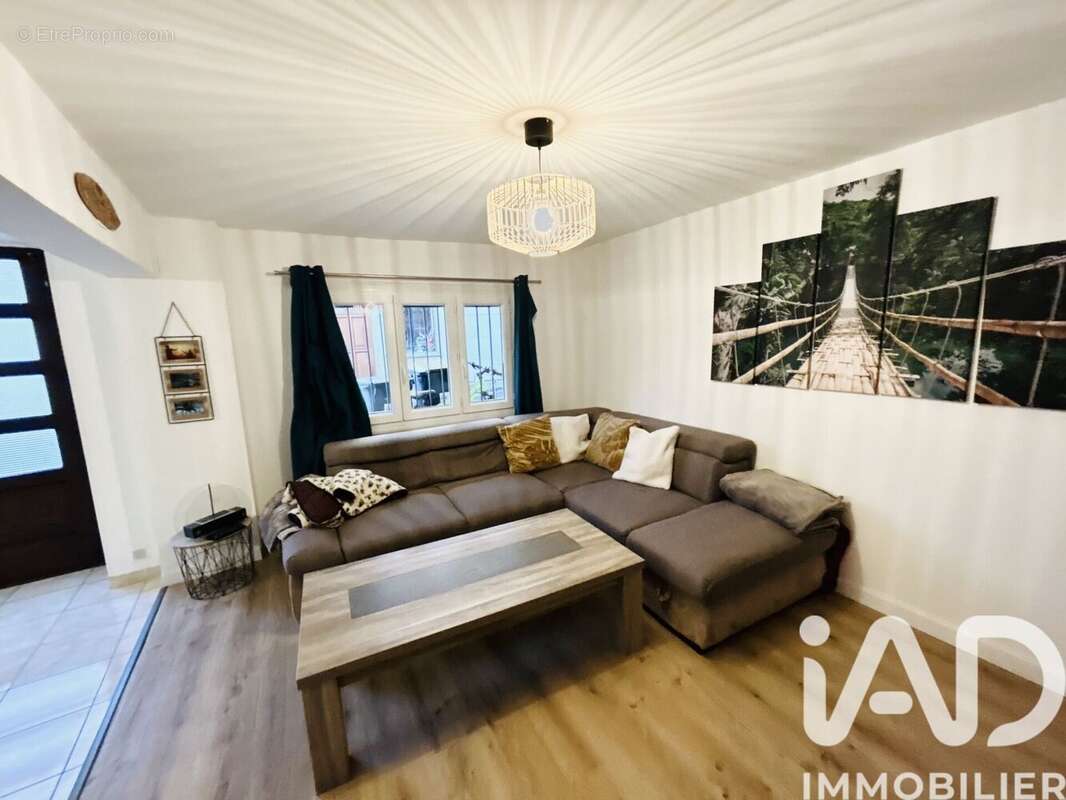 Photo 2 - Maison à SAINT-THIBERY