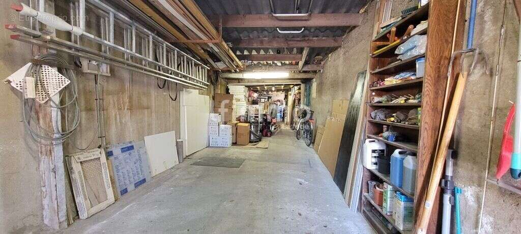 Maison 6 pièces - Grand garage - photo 11