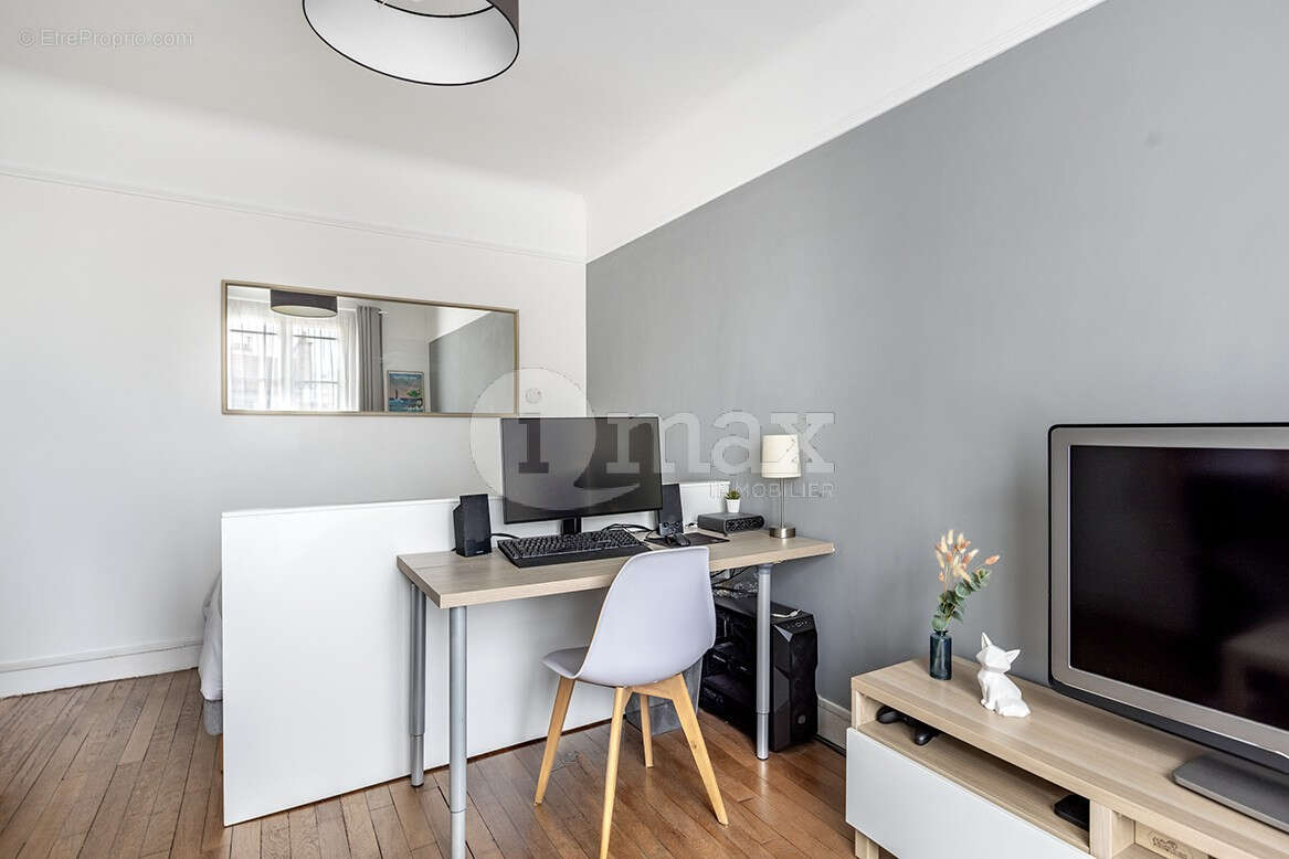 Appartement à COURBEVOIE