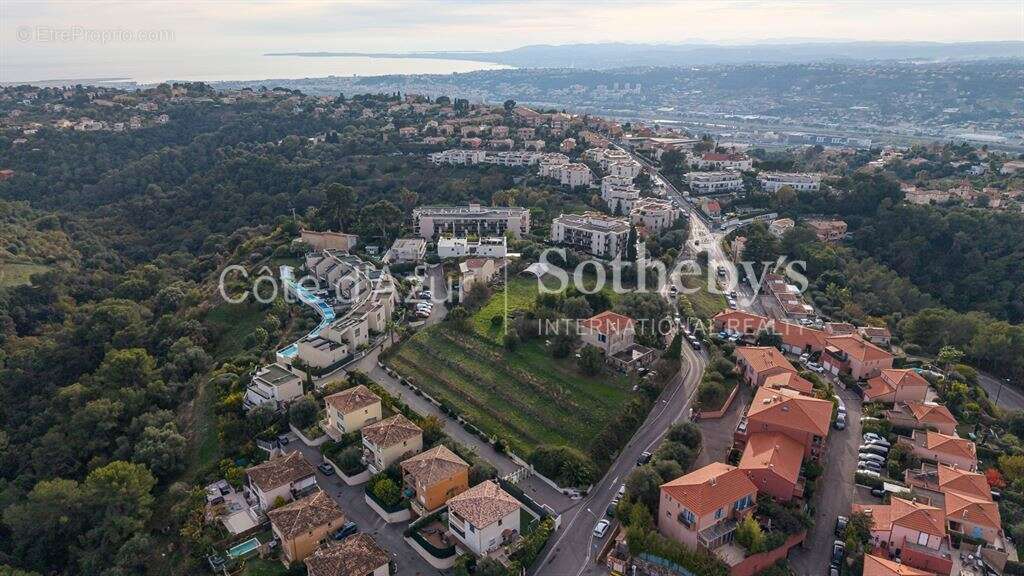 Terrain à NICE