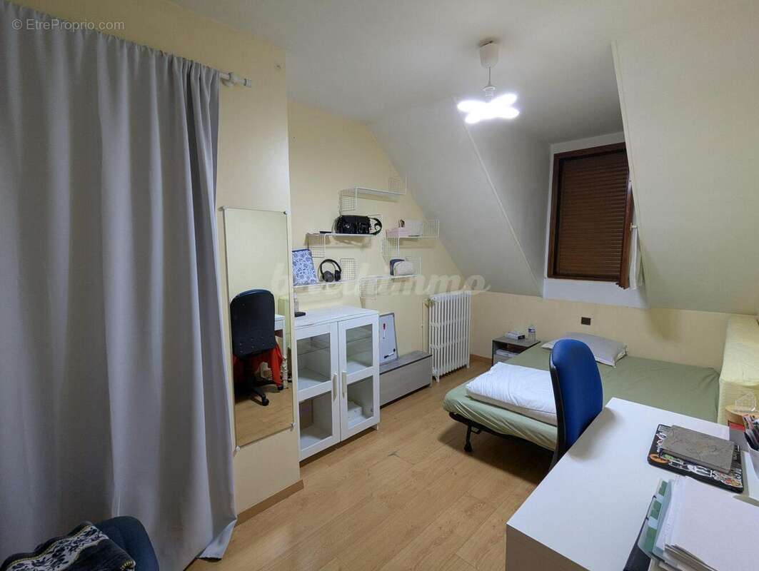 Chambre 2 - Maison à STAINS