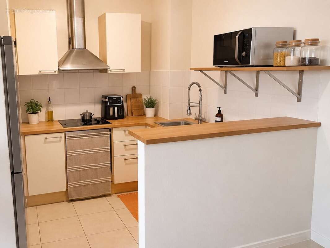 Appartement 69 m² à Saint-Denis  - photo 4